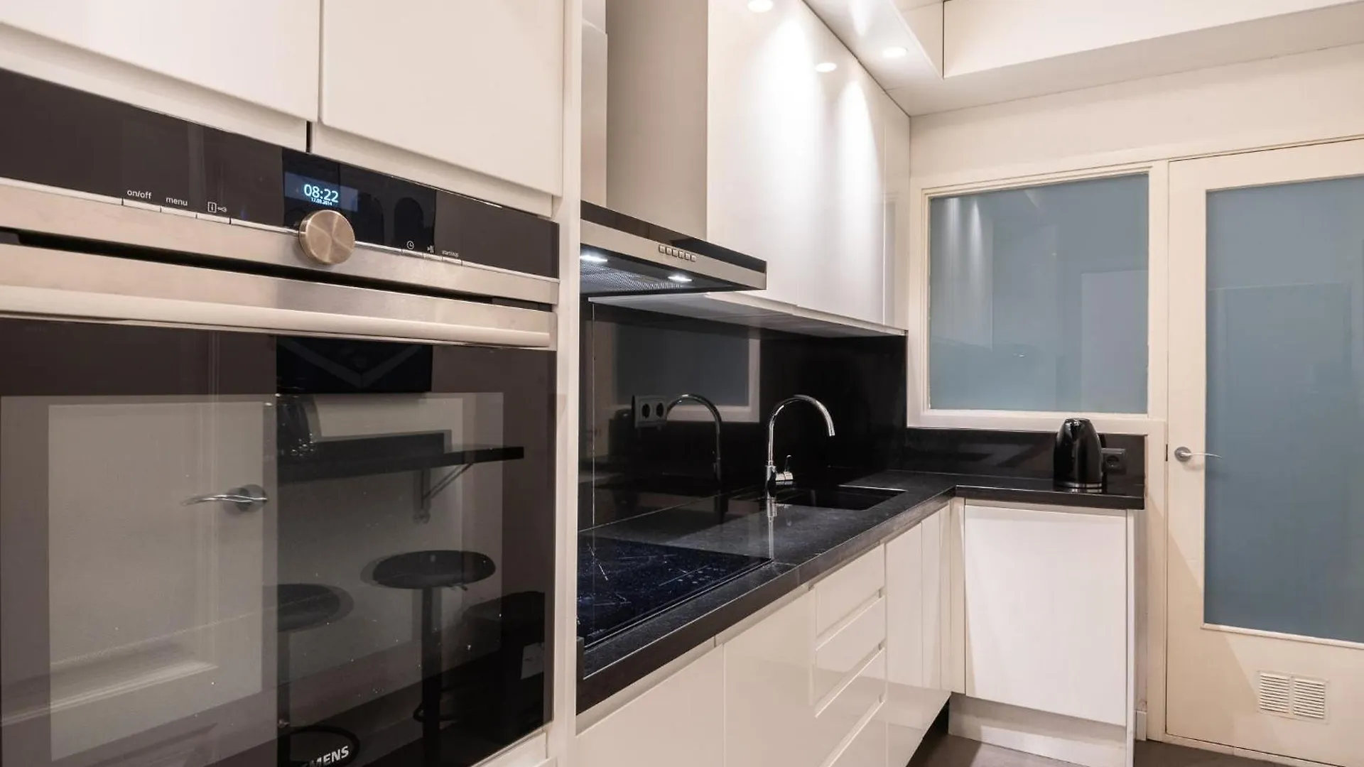 Spacious And Elegant Oasis In The Best Location Barselona Daire