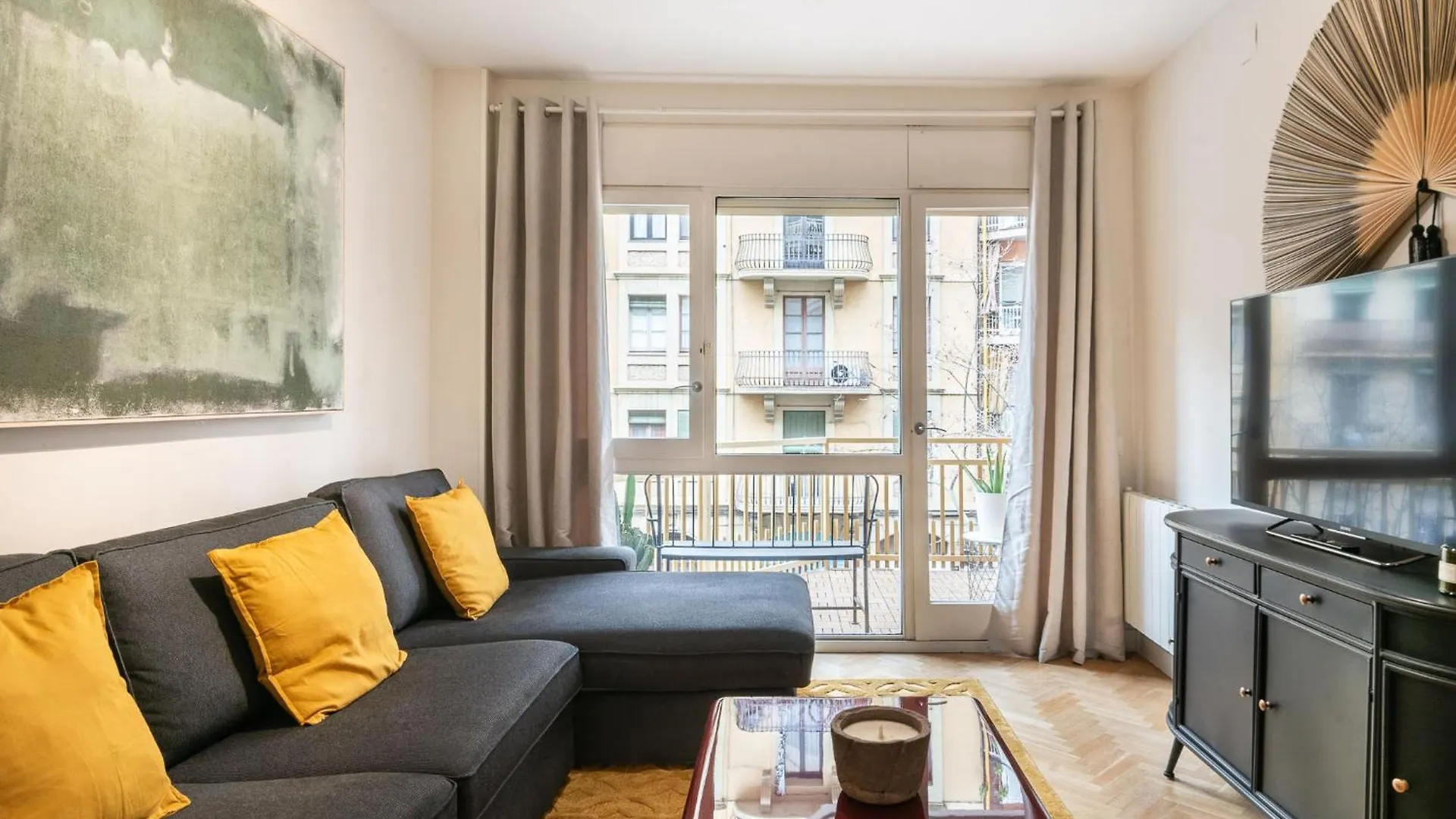 Spacious And Elegant Oasis In The Best Location Barcelona