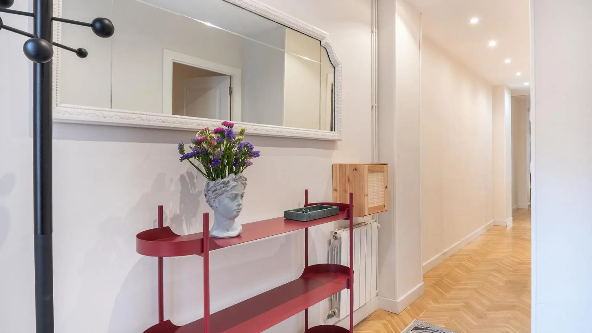 Apartment Spacious And Elegant Oasis In The Best Location Barcelona