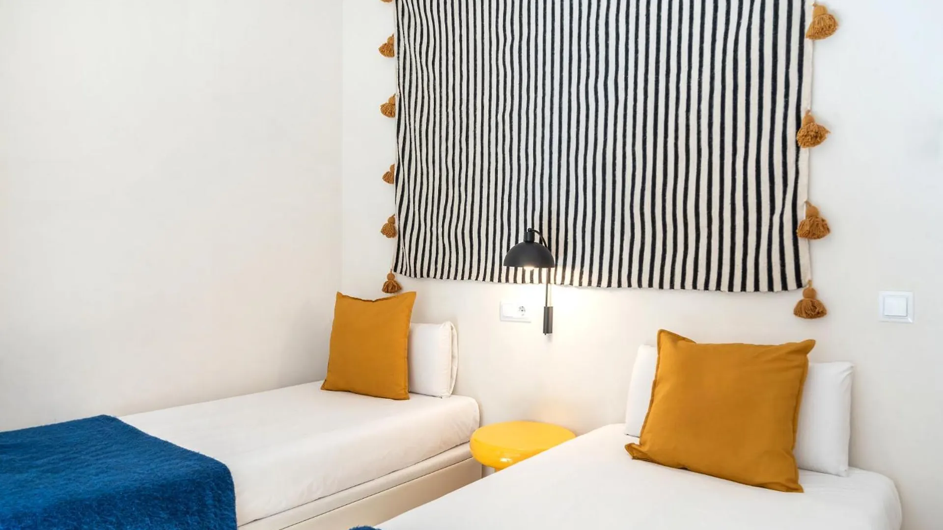 Spacious And Elegant Oasis In The Best Location Barcelona 0*,  Spain
