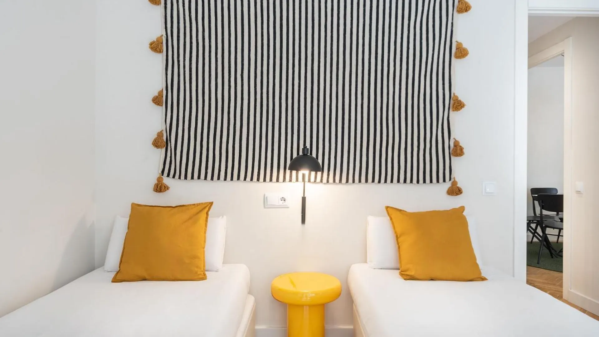 Spacious And Elegant Oasis In The Best Location Barcelona