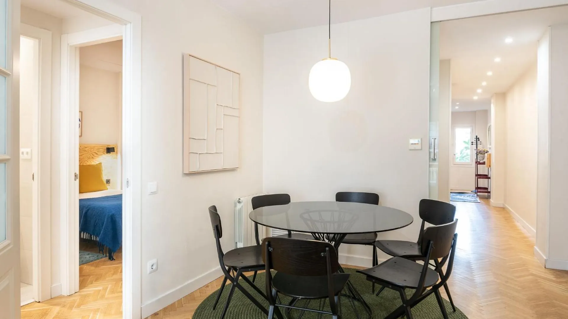 Spacious And Elegant Oasis In The Best Location Barcelona